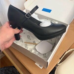 Dream Pairs Classic Black Heels